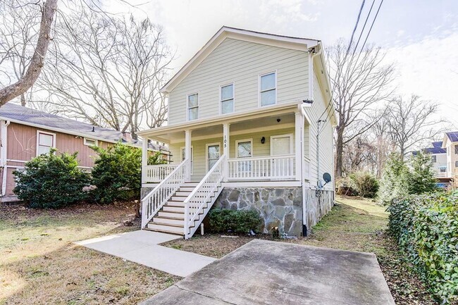 Building Photo - 105 Vanira Ave SE Rental