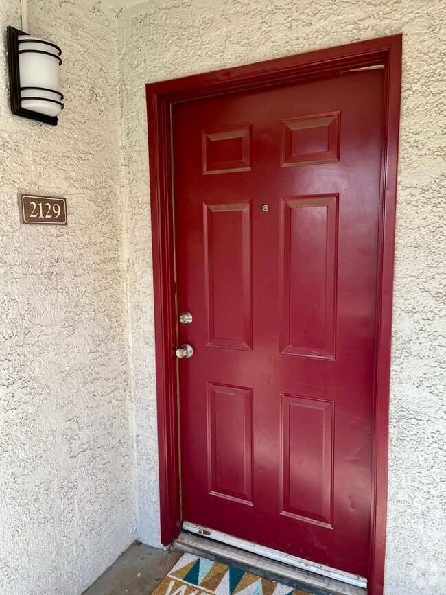 Building Photo - 2 bed, 2 bath condo Unit 2129