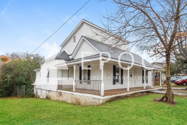Photo - 836 E Devonshire St