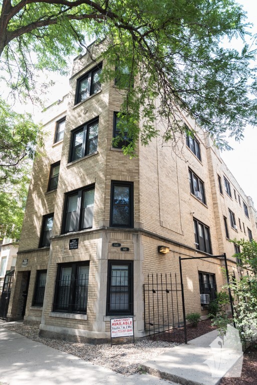 Building Photo - 648 W Roscoe St Unit 3S