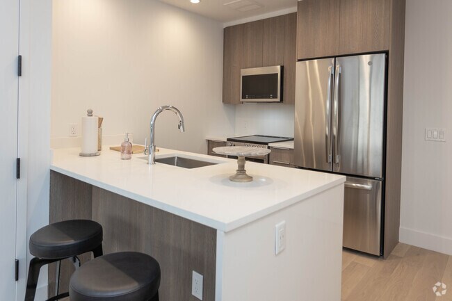 2BR,2BA - 925SF - Kitchen