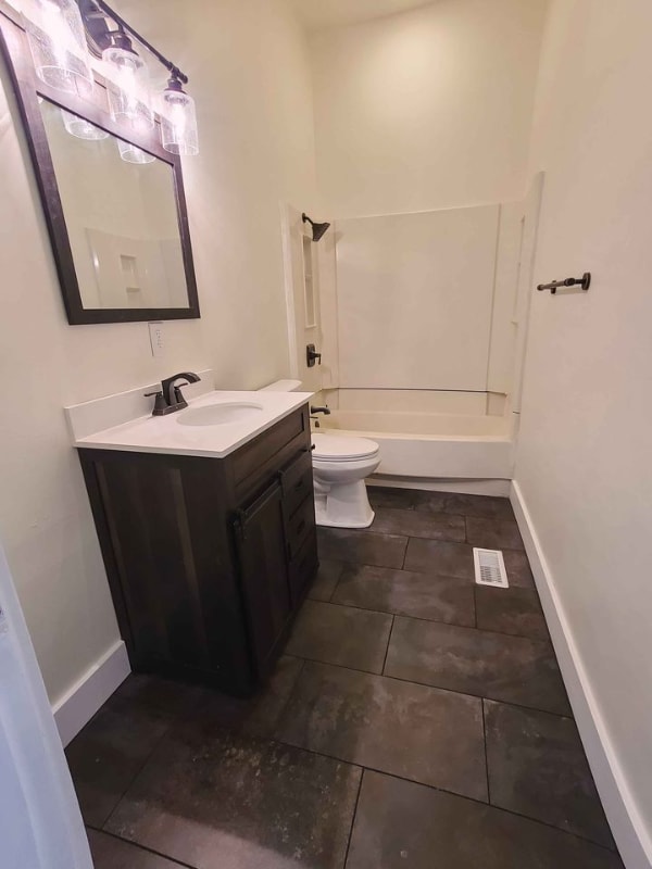 Photo - 103.5 N Main St