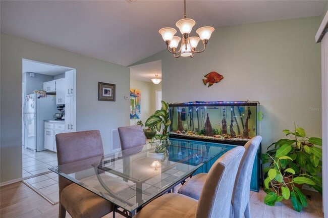 Photo - 76 Sandstone Cir