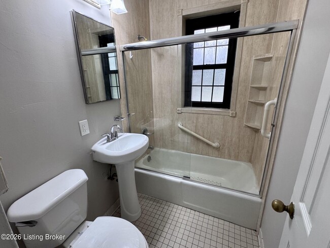 Photo - 12 College Ct