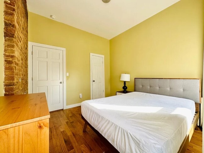 Furnished room/NOT APARTMENT