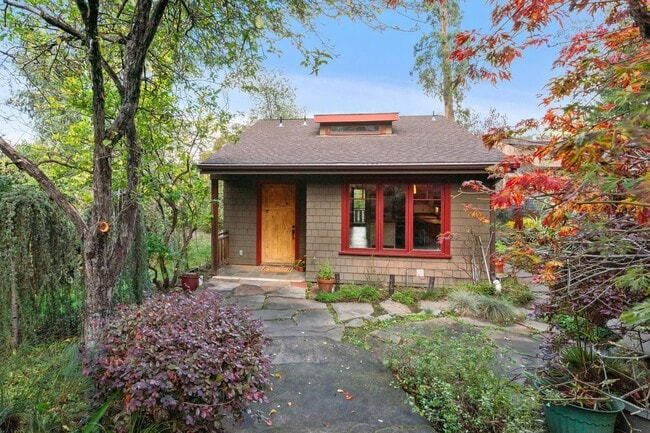 Photo - 385 Moraga Ave