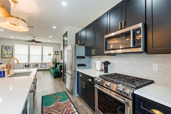 33 29th St N