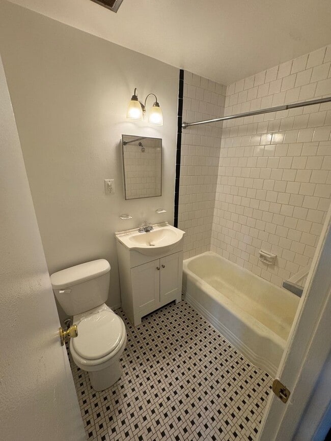 Photo - 4811 Minnesota Ave NE Unit 202