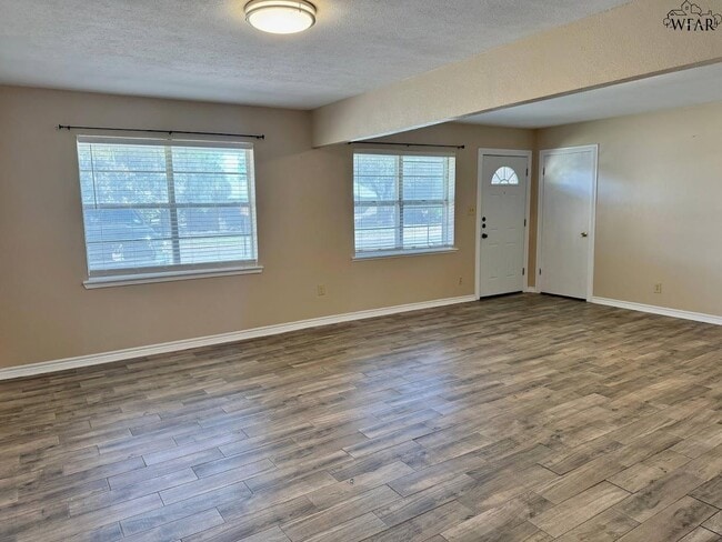 Photo - 1408 Normandy Dr