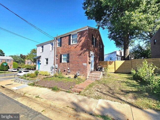 Building Photo - 3109 Mosby St Rental