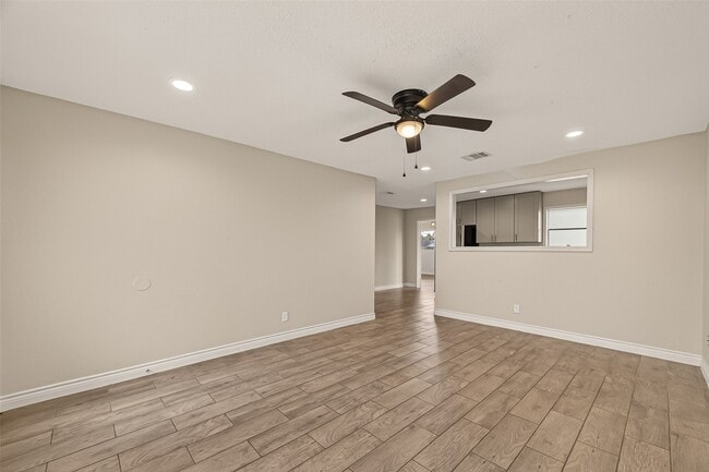 Photo - 3214 Longwood Dr