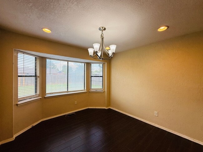 Photo - 1135 W Johnathan Way