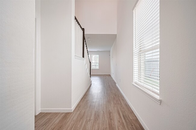 Photo - 1001 Laguna Cv Dr