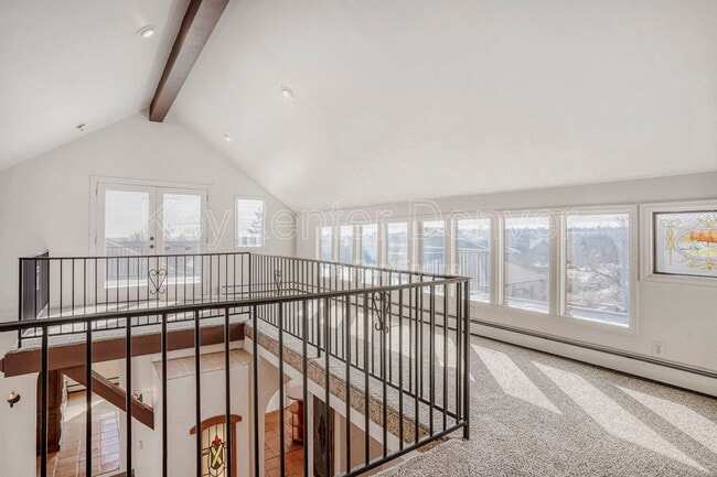 Photo - 990 Beech St