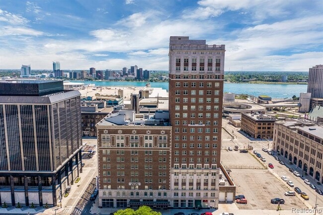 525 W Lafayette Blvd Unit 21C