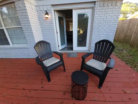 Photo - 140 Penn Station