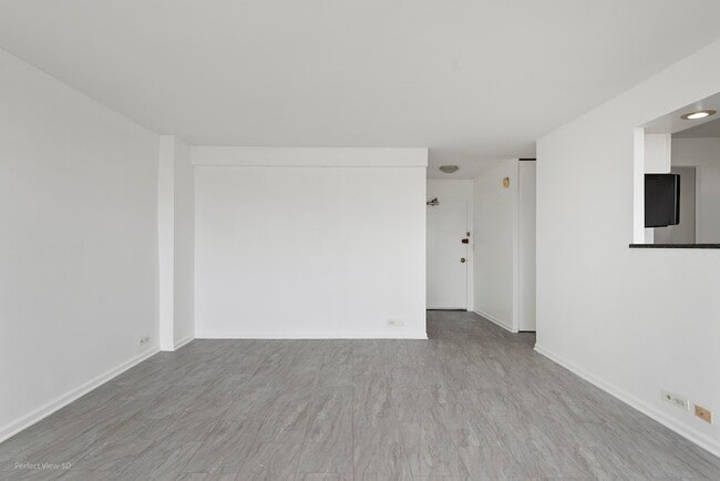 Photo - 1355 N Sandburg Terrace