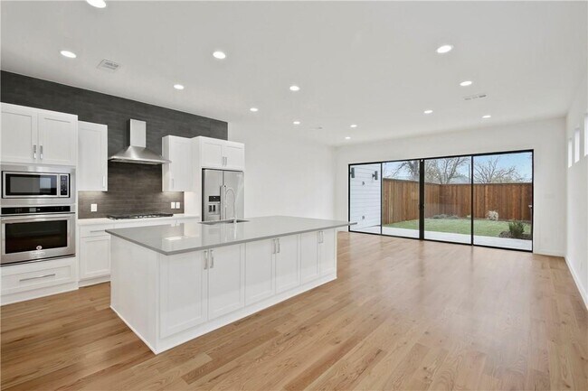 Photo - 2407 Douglas Ave