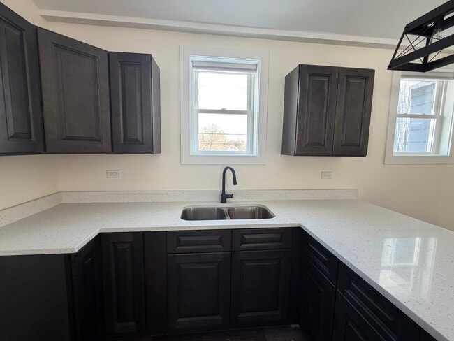 Photo - 915 S Spencer Rd