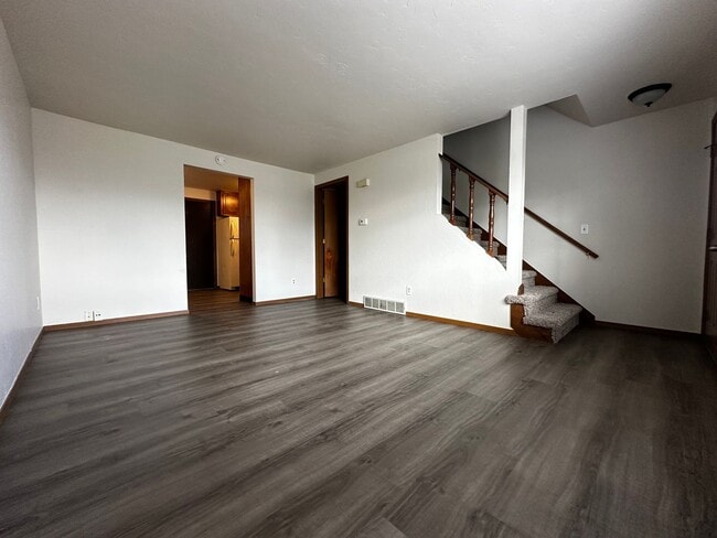 Building Photo - 1168 Scheuring Rd Unit Apt. B