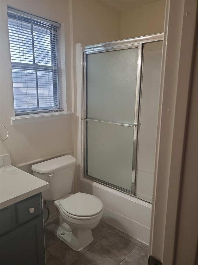 Photo - 204 Banyan Dr