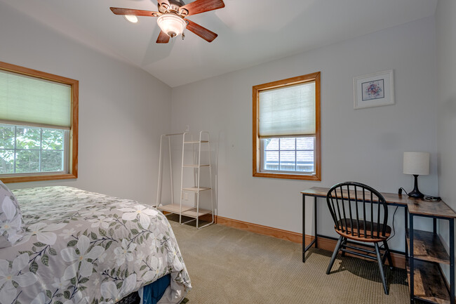 Building Photo - 386 Leroux Rd