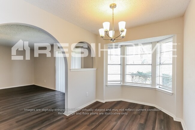 Photo - 302 Carol Dr