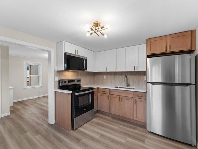 Building Photo - Secluded & Stunning: Move-In Ready 3-Bedroom Home with Bonus Rooms & Private Yard