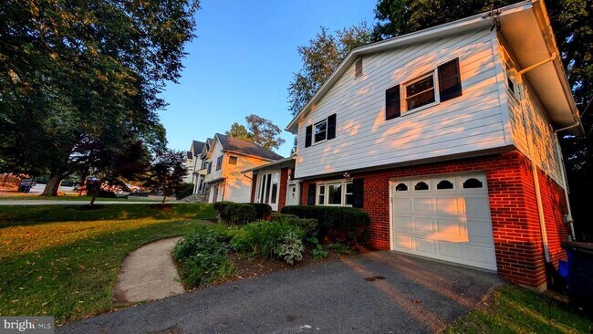 Photo - 5908 Greentree Rd