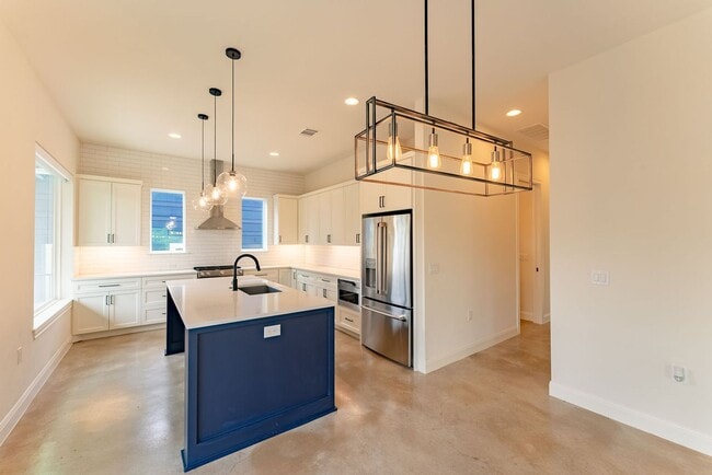 Photo - Modern Elegance in Austin: 4BR/3BA Sanctuary with Stylish Design and Inviting Ambiance!