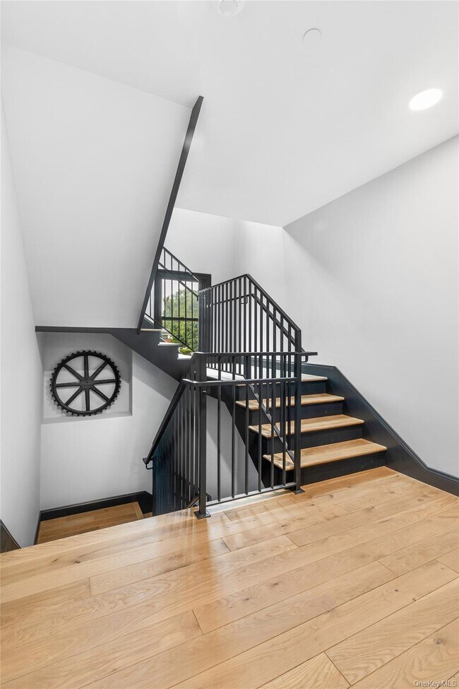 Photo - 206-208 Main St Unit 1