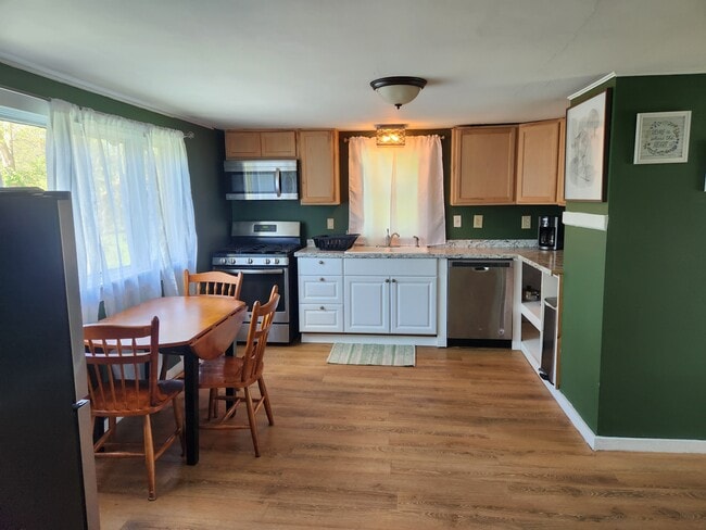 Photo - 2460 US Route 5 N