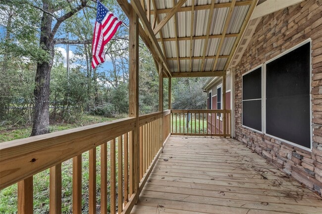 271 Shoreline Dr