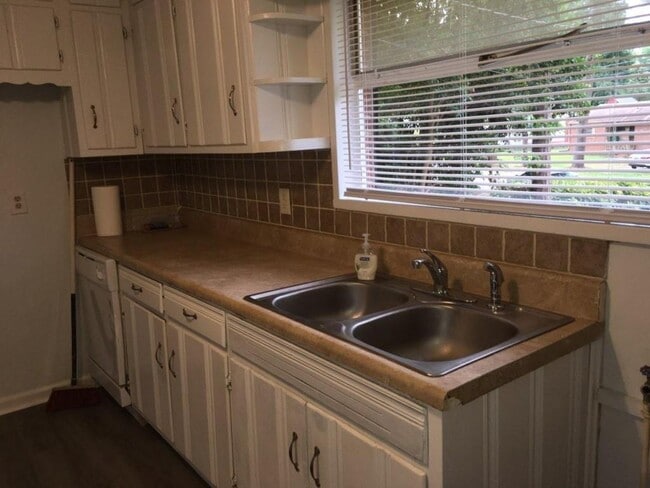 Photo - 2335 Scotty Cir