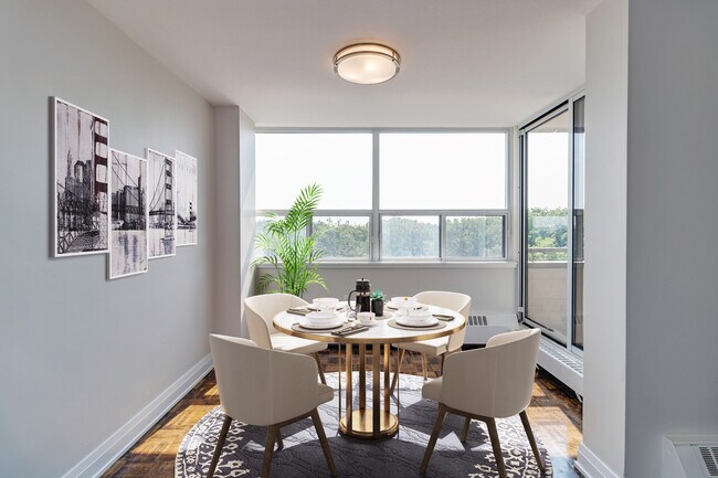 Photo - 53 Thorncliffe Park Drive