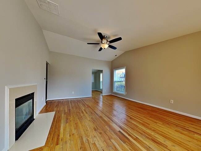 Photo - 4108 Springsleigh Rd