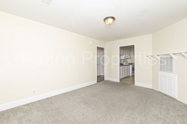 Photo - 4622-4624 Arlington Street - Inside CoC - R09216-08-01 Unit 4624