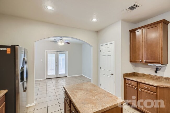 Photo - 5626 Cross Pond