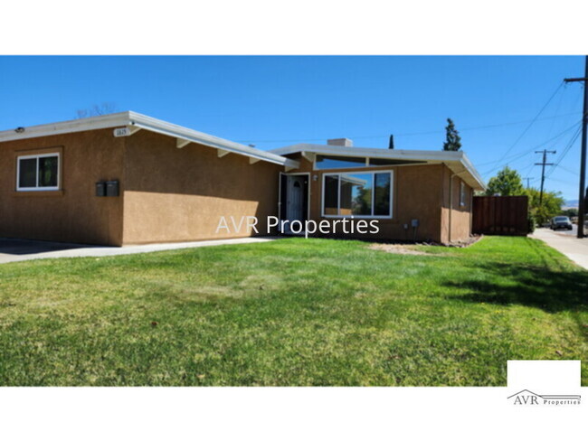 Building Photo - Beautifully upgraded single story home in ...