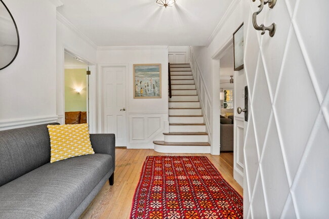 Photo - 9 Edgehill Dr