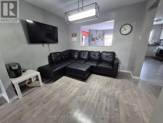 Photo - 85 Margrave Ave