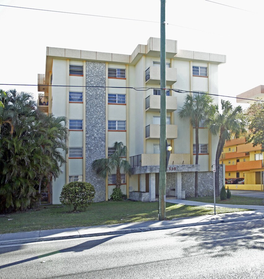 555 NW 72nd Ave - 555 NW 72nd Ave