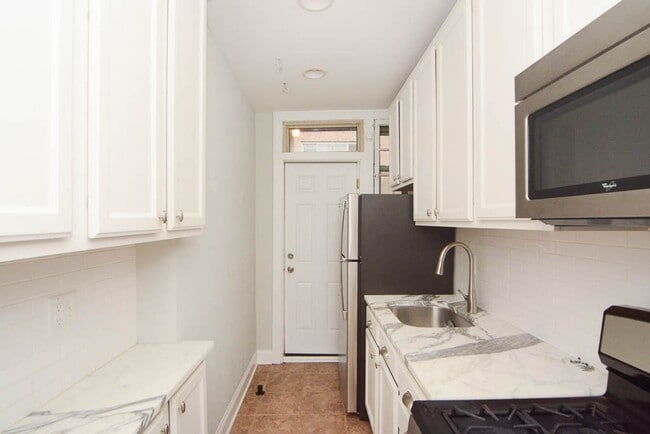 447 W Surf St Unit S4