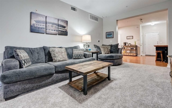 Photo - 401 20th St S