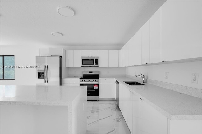 Photo - 152 NW 18th St Casa