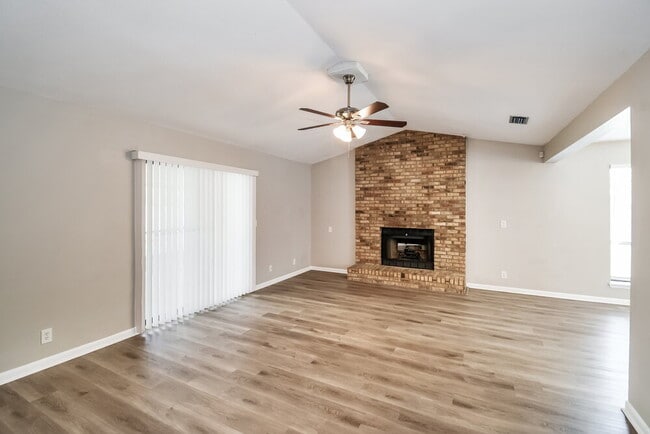Photo - 7152 Holiday Hill Ct
