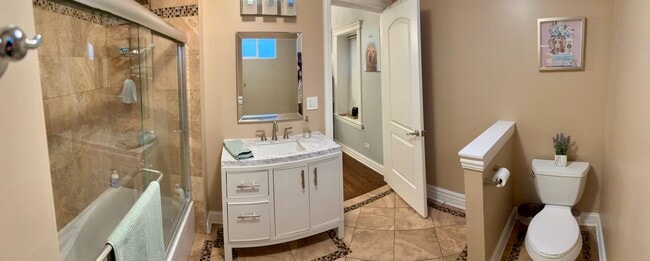 Photo - 2629 N Avers Ave