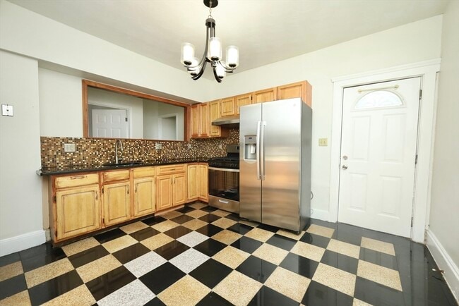 Photo - 488 Pleasant St Unit 1