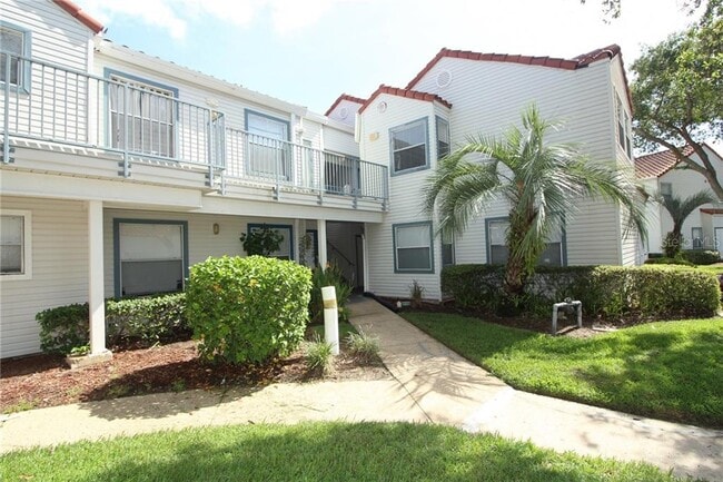 Front - Access to the 2nd floor condo