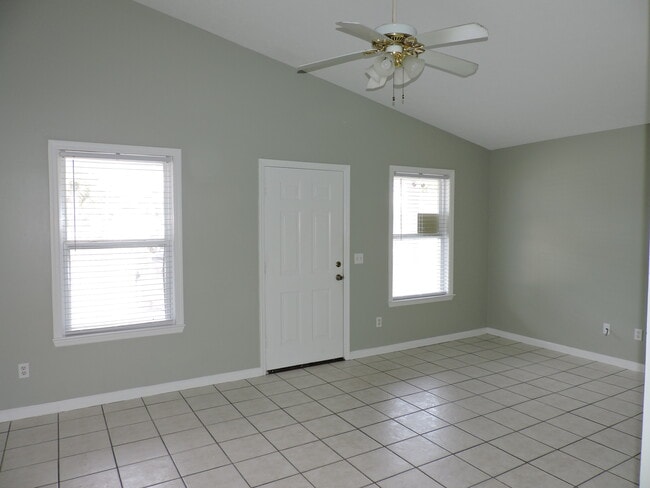 Photo - 5931 Pinetree Ave